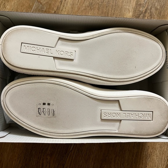 Michael Kors Slip on - Picture 2 of 3